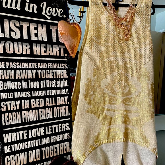 AZI Tunic top - Picture 1 of 12